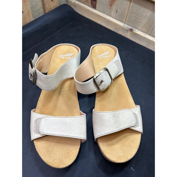 Dansko Womens Leather Sandals EU 41 US 10.5-11 Beige Slip On - Picture 2 of 9